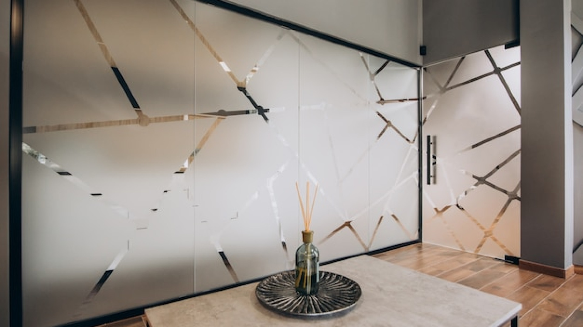 Décoration intérieure en verre : inspirations et tendances pour un intérieur moderne