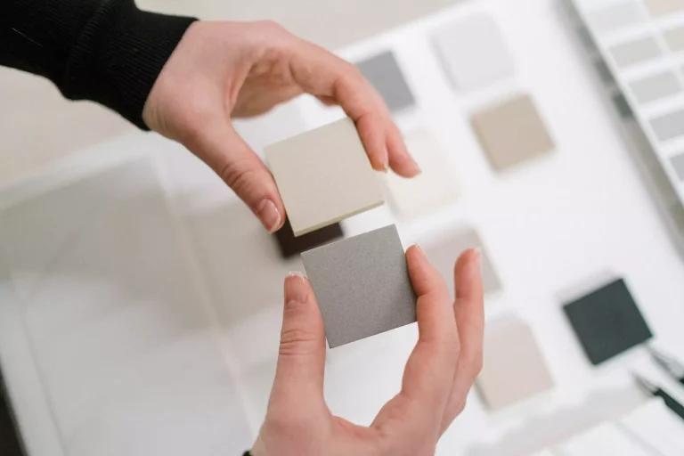 Quels matériaux de carrelage mosaïque retiennent l&rsquo;attention des décorateurs en 2026 ?