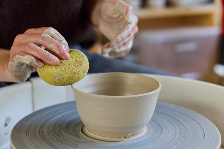 Poterie : l&rsquo;artisanat qui réinvente votre décoration intérieure